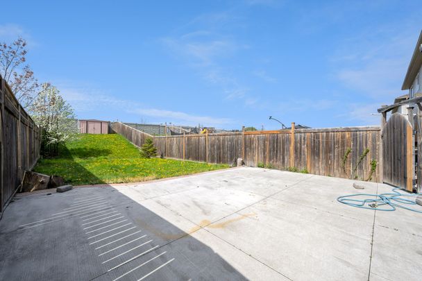 For Lease - 76 Cedarville Drive, Hamilton, Ontario - Photo 1