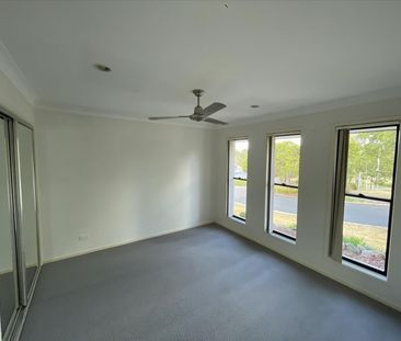 1 Willow Rise Drive, Waterford QLD 4133 - House For Rent | Domain - Photo 6
