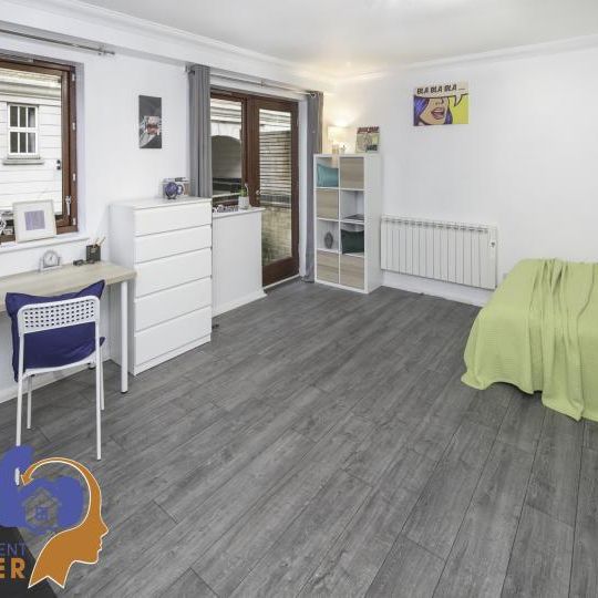 1beds Room Only - Photo 1