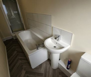 2 bed Terraced - To Let - Photo 6