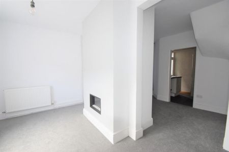 2 bedroom terraced house to rent - Photo 2