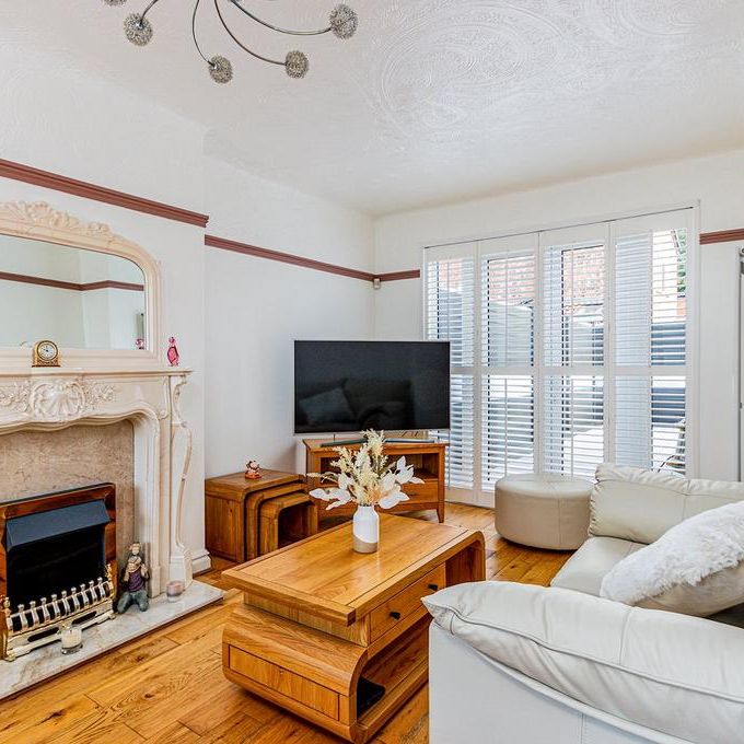 4 bedroom semi-detached house to rent - Photo 1