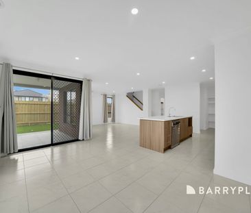 Brand New Deluxe Home - Photo 3