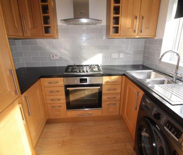 2 bedroom end of terrace house to rent - Photo 5