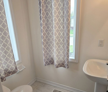 For Lease - 218 Roy Drive, Clearview, Ontario - Photo 5