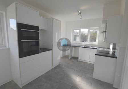 2 bedroom semi-detached house to rent - Photo 2