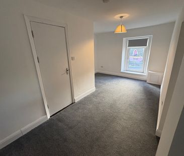 First Floor Flat, Woodfield Street, Morriston, SA6 8BW - Photo 6