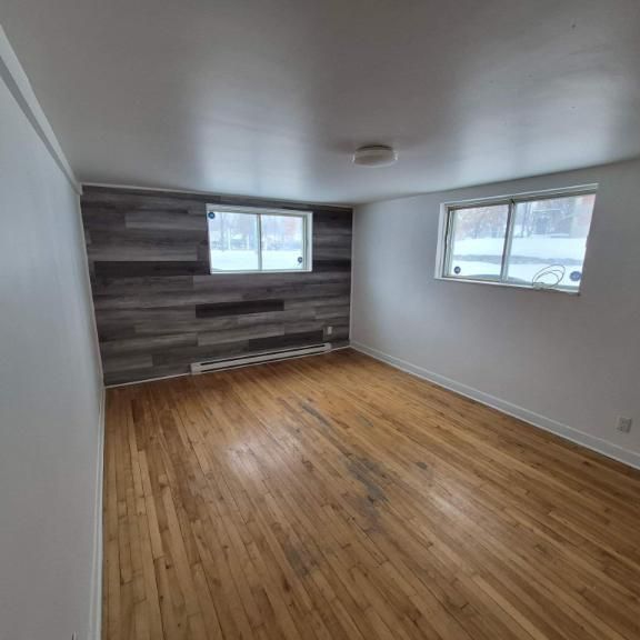 3 CH - 1 SDB - Longueuil - $1,350 /mo - Photo 1