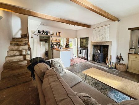 2 bedroom House To Let - Photo 2