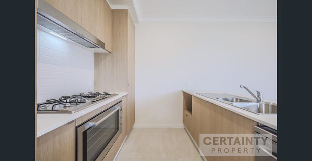 Perfect home combining style, convenience and affordability! - Photo 1