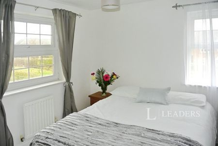 2 bedroom semi-detached house to rent - Photo 3