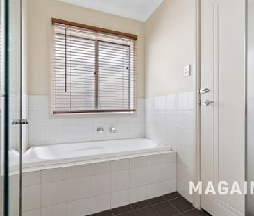 39 New York Rd, Aberfoyle Park SA 5159 - House For Rent | Domain - Photo 2