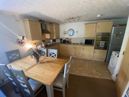 Plymyard Court, Bromborough - Photo 4