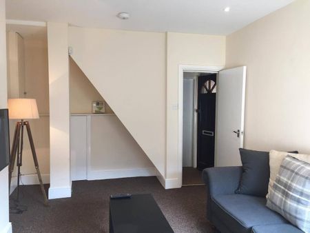 3 bedroom terraced house to rent - Photo 4