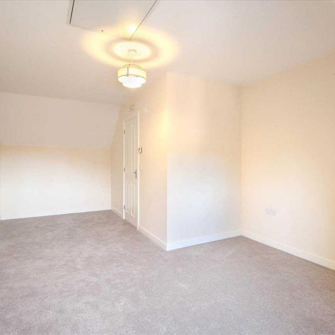 4 bedroom semi-detached house to rent - Photo 1