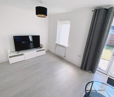 Room in a Shared House, Bradford Road, M40 - Photo 2