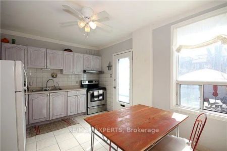 Detached Home For Lease | W9045475 - Photo 2