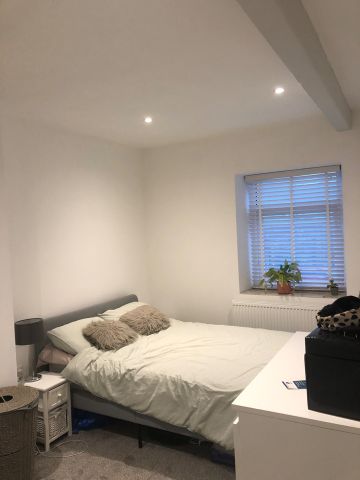 1 Bed End Terrace, Haleys Yard, LS13 - Photo 5