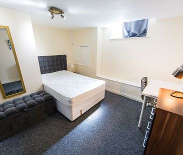 Elizabeth Street, Hyde Park, Leeds - Photo 4