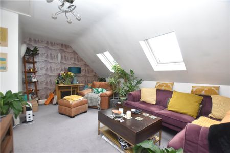 Burgoyne Road, London, SE25 - Photo 2