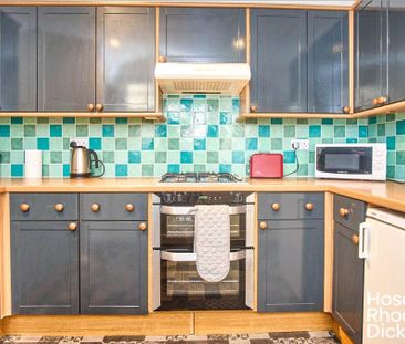 3 bedroom semi-detached house to rent - Photo 2