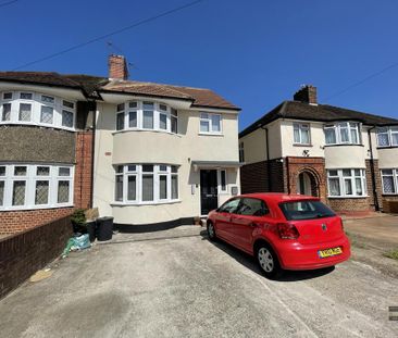 1 bedroom in a house share to rent - Photo 3