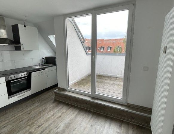 Frisch AUSGEBAUT 1,5-Zimmer-Dachgeschosswohnung mit Loggia - Photo 1