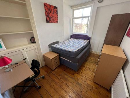 5 bedroom terraced house to rent - Photo 4