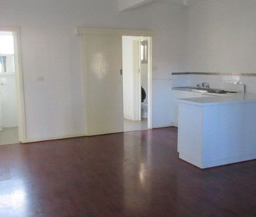 CLOSE TO CBD - Photo 5