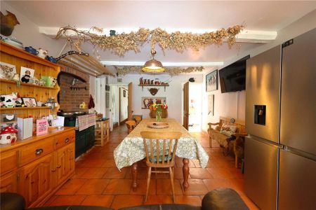 5 bedroom detached house to rent - Photo 4