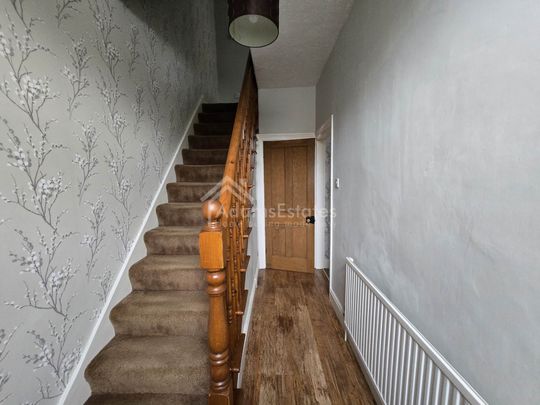 Price £1,000 pcm - Available Now - Unfurnished - Photo 1