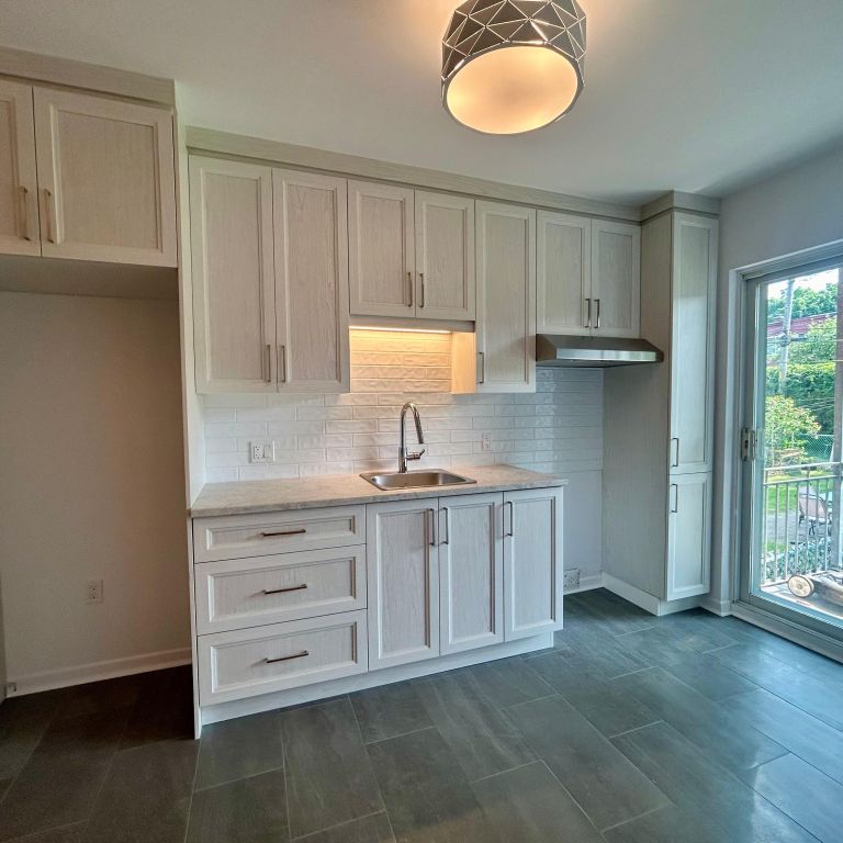 4 ½ (1 Chambre) Rénové - Photo 1