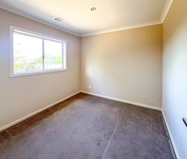 12 Southdown Rise, Mernda VIC 3754 - Photo 1