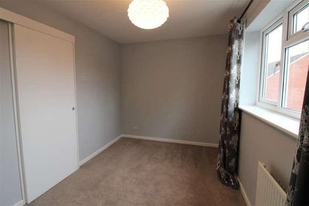 Challenger Close, Malvern, WR14 - Photo 4