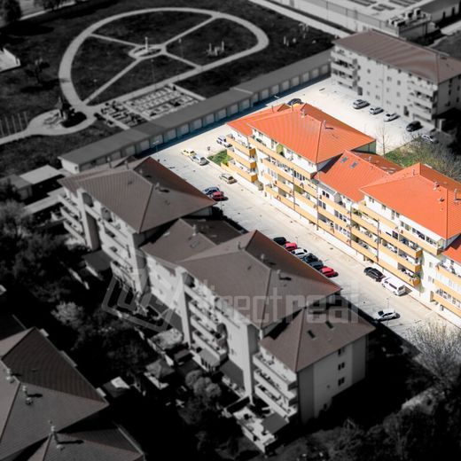 DIRECTREAL|Moderný 2 izbový byt s vlastným dvorom a parkovaním -Dunajská Streda, ul. Záhradnícka - Photo 1