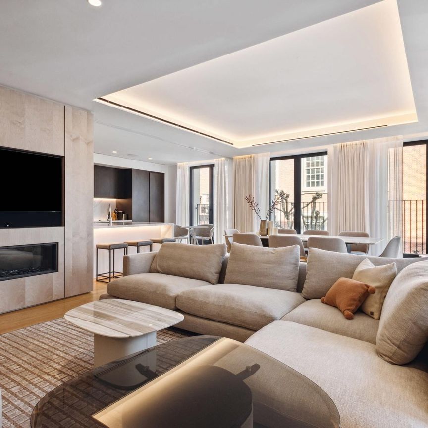 Lancer Square, Kensington, London W8 - Photo 1