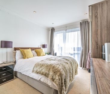 Flat to rent - Maylands Drive, Sidcup, DA14 - Photo 3