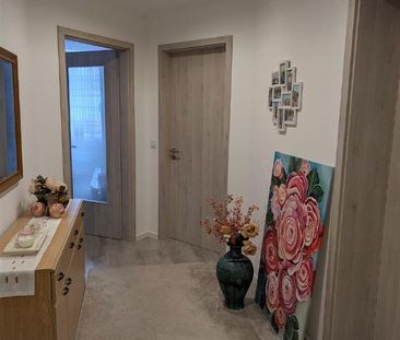 Sanierte 3-Raum-Wohnung mit Aufzug und Stellplatz direkt am Markt i... - Photo 1