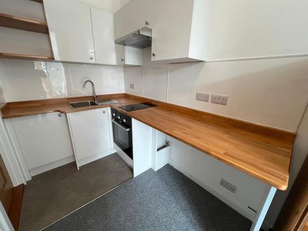 Flat For Rent Waverley Road, Southsea - Photo 5