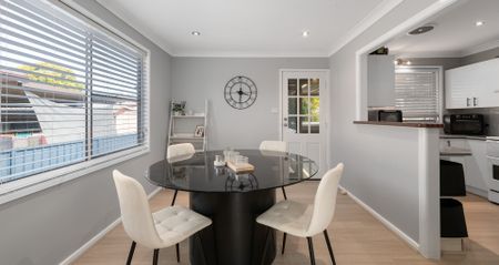 7 Lee-Ann Crescent, Cessnock NSW 2325 - House For Rent | Domain - Photo 2