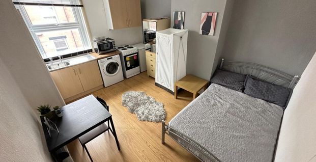 Flat 3, Recreation Terrace, Leeds, LS11 0AW - Photo 1