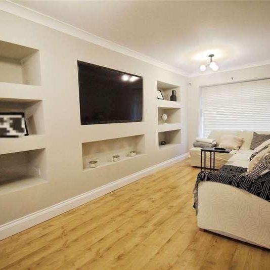 Rippleside, Basildon, SS14 - Photo 1