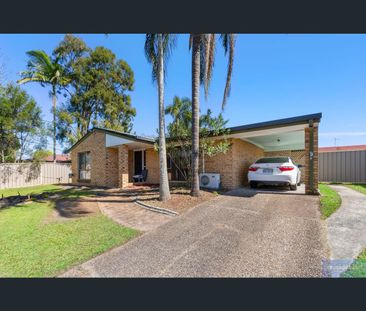 🏡 Spacious Dual-Level Family Home with Room for Everyone! - Photo 1