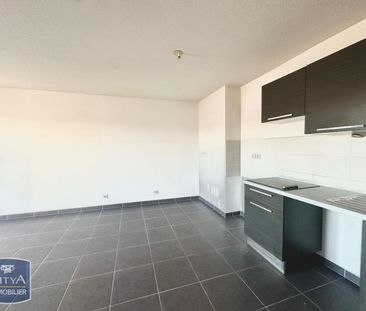 Location Appartement 3 pièces 59m² LE LUC 83340 - Photo 2