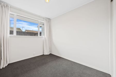 Modern two-bedroom townhouse in Hoon Hay! - Photo 5