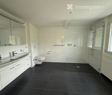 Grosszügiges 8.5-Zimmer-Einfamilienhaus an ruhiger, naturnaher Lage - Photo 5