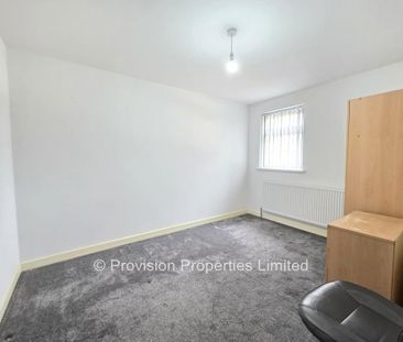 3 bedroom end of terrace house to rent - Photo 3