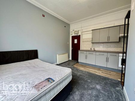 Studio to rent - Photo 2