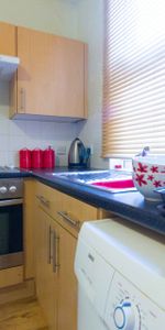 9 BROOKFIELD ROAD Leeds - LS6 4EJ - Photo 3