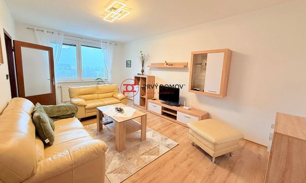 Ideálne bývanie pre pár – 3-izbový byt (74,99m2) s lodžiou na Družbe. - Fotografia 1